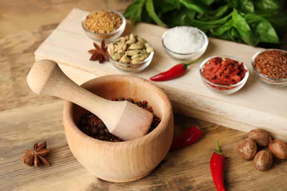 How to use a pestle and mortar set