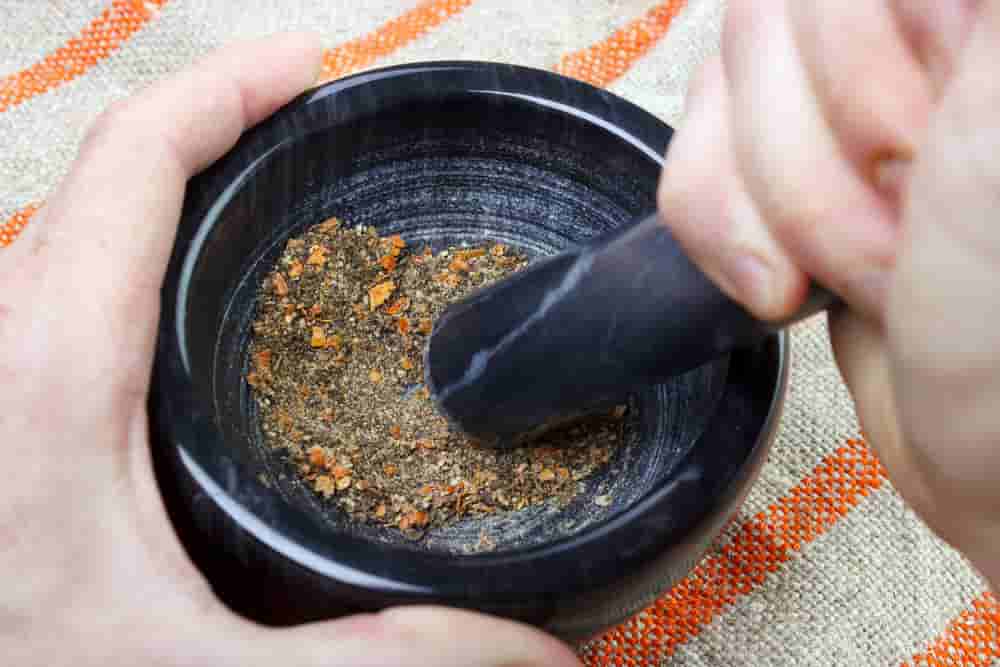 The three techniques to using a mortar and pestle